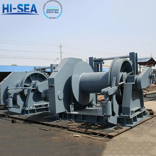 What is an hydraulic mooring winch?